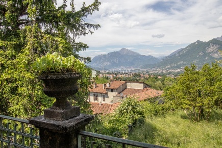 Foto Villa unifamiliare in Località Ganza, Valgreghentino di 280 m²