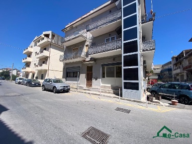 Foto Appartamento in VIA SIRACUSANO, Venetico di 125 m² con 4 locali