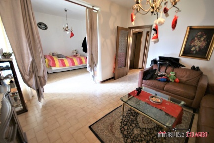 Foto Appartamento a Casole d'Elsa di 110 m² con 5 locali in vendita