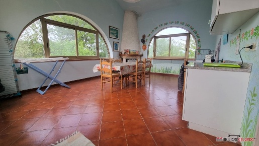 Foto Villa unifamiliare a Casole d'Elsa di 330 m² con 7 locali in vendita