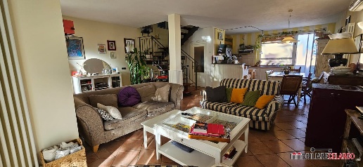Foto Villa unifamiliare a Casole d'Elsa di 198 m² con 5 locali in vendita