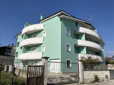 Foto Appartamento in Via Romano Campo, Rosciano di 82 m² con 3 locali