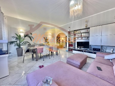 Foto Appartamento in VIA MONTEFORTE, Siracusa di 110 m² con 4 locali