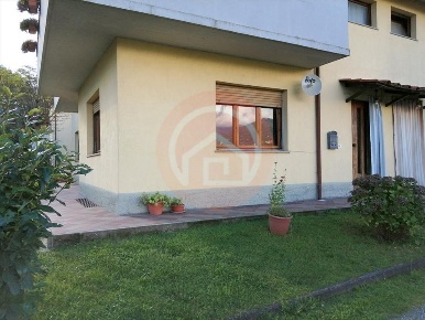 Foto Appartamento in via Roma 87/D, Gallicano di 95 m² con 7 locali
