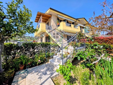 Foto Appartamento in Contrada Svarchi, Altidona di 120 m² con 3 locali