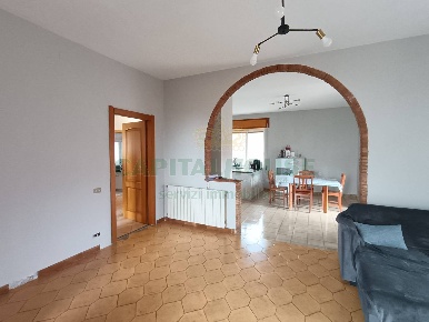 Foto Appartamento a Castel Morrone di 120 m² con 4 locali in vendita