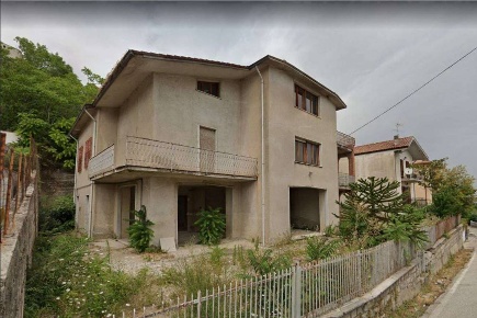Foto Villa singola in VIA STAZIONE, Ceppaloni di 210 m² con 5 locali