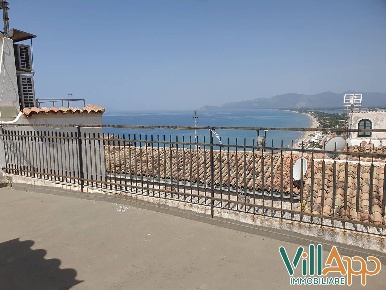 Foto Appartamento in Via Dei benedettini, Sperlonga di 100 m² con 5 locali