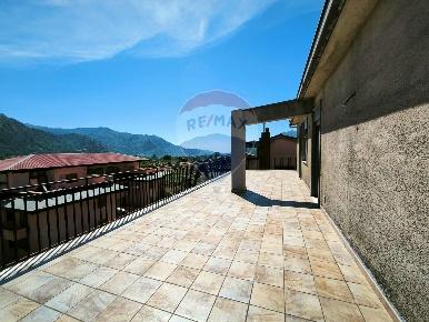 Foto Appartamento in Via Sandro Pertini, Francavilla di Sicilia di 140 m²