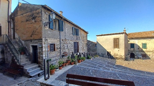 Foto Appartamento in via IV Novembre, Maenza di 75 m² con 5 locali
