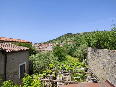 Foto Villa unifamiliare in Vico Dante, Sardara di 283 m² con 12 locali