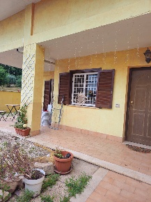 Foto Villa a schiera in via dei mandorli, Marcellina di 90 m² con 4 locali