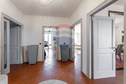 Foto Appartamento a Falerone di 263 m² con 10 locali in vendita