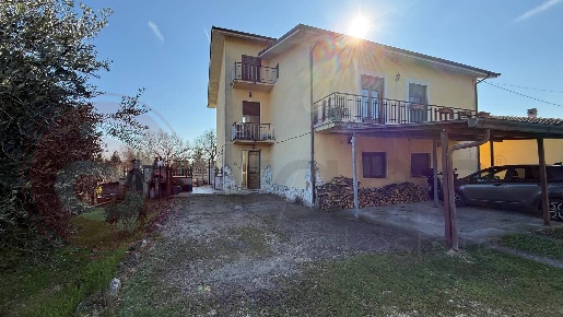 Foto Appartamento in Via Raponi, San Giovanni Incarico di 129 m² in vendita