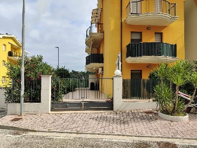 Foto Appartamento in Via Livatino, Acquaviva Picena di 78 m² con 3 locali