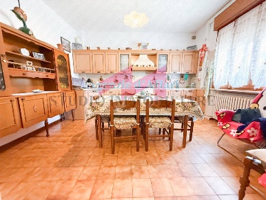 Foto Villa a schiera in Via Sabbioni, Stienta di 137 m² con 5 locali