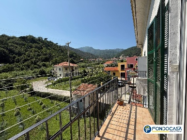 Foto Appartamento in Via Verzi, Loano di 80 m² con 4 locali in vendita