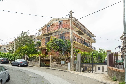 Foto Appartamento in via quattro novembre, Mascalucia in vendita