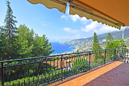 Foto Villa singola in via padre semeria, Ospedaletti di 247 m² in vendita