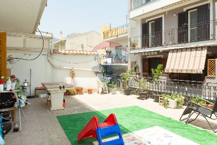 Foto Appartamento in Via Cesare Battisti, Furci Siculo di 160 m² in vendita