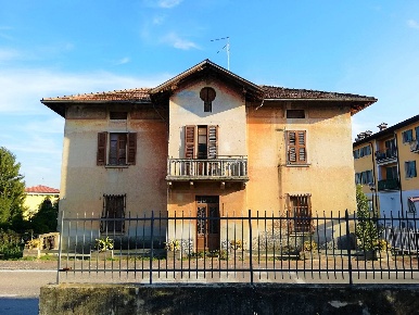 Foto Villa unifamiliare a Pozzolengo di 422 m² con 5 locali in vendita