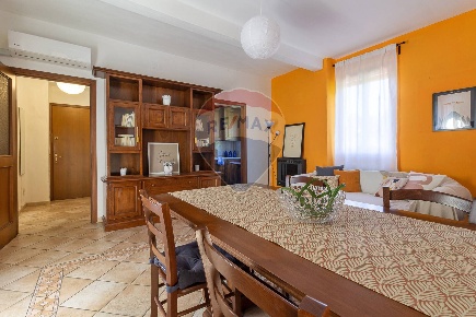 Foto Appartamento in VIA GATE, Leggiuno di 73 m² con 3 locali in vendita