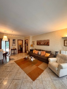 Foto Appartamento in via Falerinese, Falerone di 95 m² con 6 locali