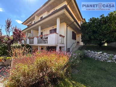 Foto Villa a schiera in via Spontini, Colli del Tronto di 300 m² in vendita