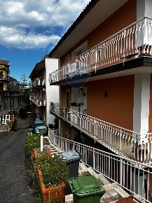 Foto Appartamento in Via Stazione, Acireale di 119 m² con 5 locali