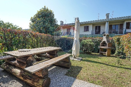 Foto Villa a schiera in via Tiraboschi, Suisio di 150 m² con 4 locali