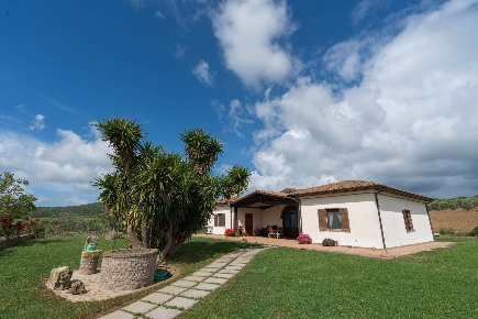 Foto Villa singola in Strada Valmarina, Capalbio di 150 m² con 5 locali