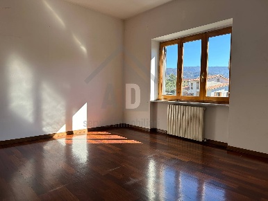 Foto Villa unifamiliare in via Gramsci, Rovito di 300 m² con 7 locali