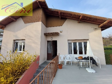 Foto Villa singola in via roncaglio, Civate di 162 m² con 3 locali