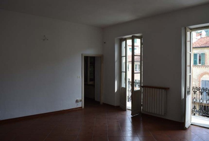 Foto Appartamento in P.ZZA DEL COMUNE, Millesimo di 130 m² con 6 locali