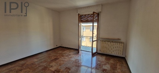 Foto Appartamento in Via Gramsci, Cengio di 90 m² con 5 locali in vendita