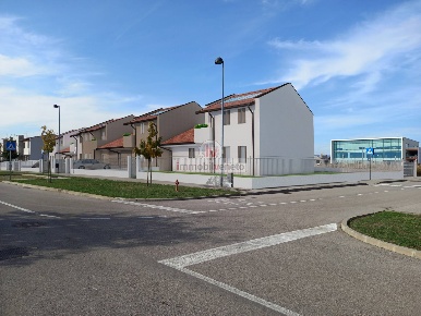 Foto Villa a schiera in VIA ROMA, Gambellara in vendita
