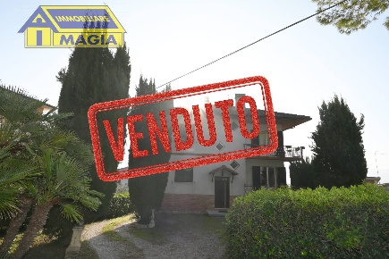 Foto Appartamento a Colli del Tronto di 155 m² con 6 locali in vendita