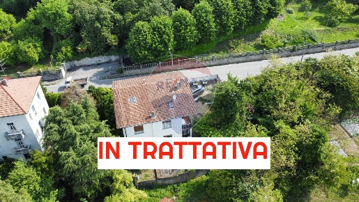 Foto Villa singola in Via Rimembranze, Biandronno di 243 m² con 10 locali