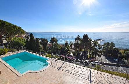 Foto Villa singola in corso marconi, Ospedaletti di 350 m² con 11 locali