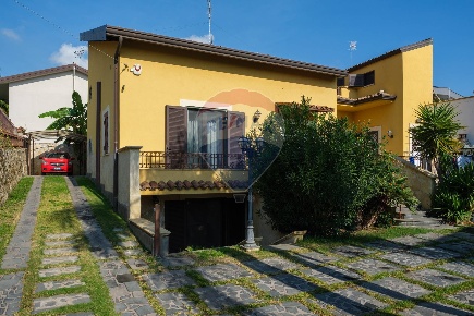 Foto Villa singola in VIA SEBASTIANO CATANIA, Catania di 200 m² in vendita