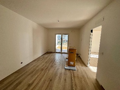 Foto Appartamento in Via Mazzini, Acquaviva Picena di 108 m² con 3 locali