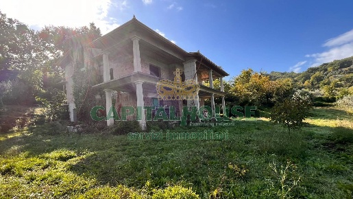 Foto Villa singola a San Nicola Manfredi di 450 m² con 4 locali in vendita
