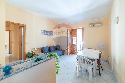 Foto Appartamento in Via Umberto, Roccalumera di 66 m² con 3 locali