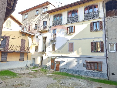 Foto Appartamento in Via Cavour, Marchirolo in vendita