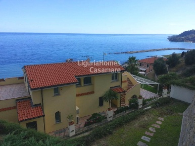 Foto Villa singola in strada termini, Ospedaletti di 450 m² con 12 locali