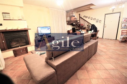 Foto Appartamento in via Salaria, Colli del Tronto di 257 m² con 6 locali