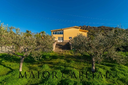 Foto Villa singola in Via Deledda, Posada di 200 m² con 8 locali in vendita