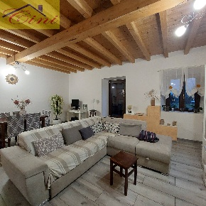 Foto Appartamento in VIALE PIAVE, Rogeno di 172 m² con 5 locali in vendita