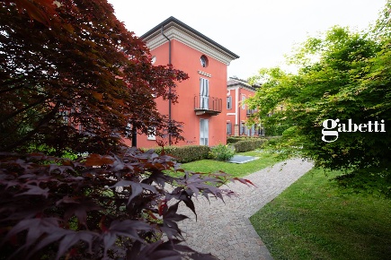 Foto Appartamento in Via Manzoni, Paderno d'Adda di 186 m² con 4 locali