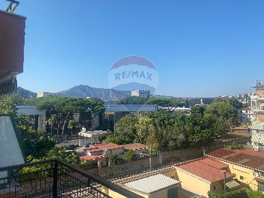 Foto Appartamento a Napoli di 99 m² con 2 locali in affitto